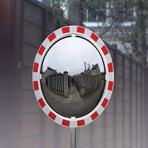 180-graden-kijkhoek, spiegel-voor-in-en-uitrit, verkeersspiegel-met-180-graden-kijkhoek